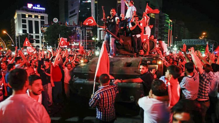 Spor camiasından 15 Temmuz paylaşımları!