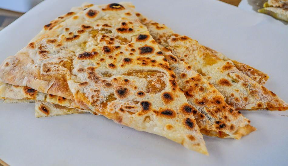 5_dakikada_lavastan_kolay_gozleme_tarifi_en_kolay_gozleme_nasil_yapilir_1588320163_7874.jpg