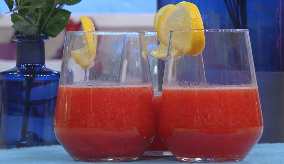 yaz_mevsiminde_serinleten_enfes_cilekli_zencefilli_limonata_tarifi_cilekli_limonata_nasil_yapilir_1595489603_3968.jpg