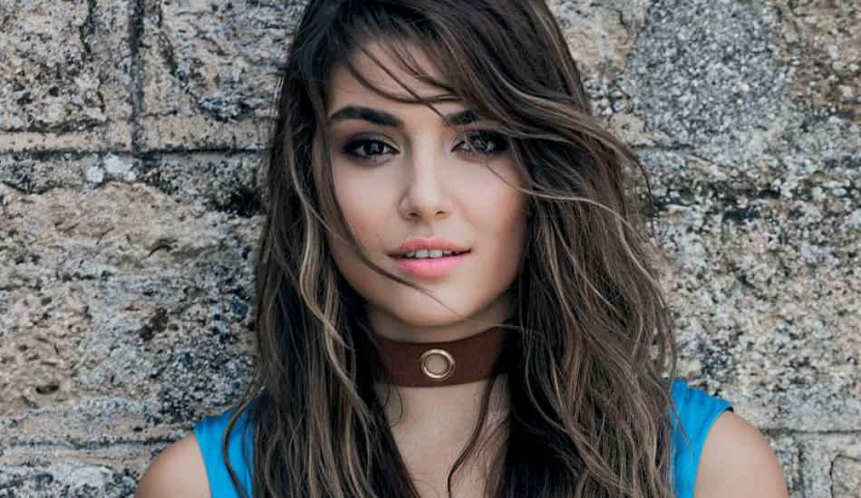 hande_ercel_dunyanin_en_guzel_kadini_secildi_1608453869_0046.jpg