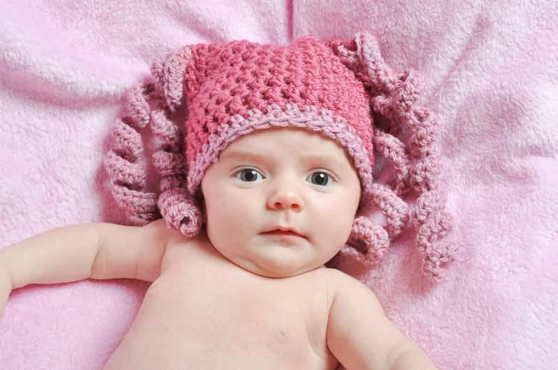En güzel bebek örgü şapka nasıl yapılır?