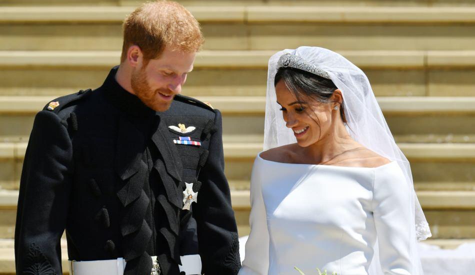 meghan_markle_kraliyet_geleneklerini_yikmaya_devam_ediyor_1612003679_6308.jpg