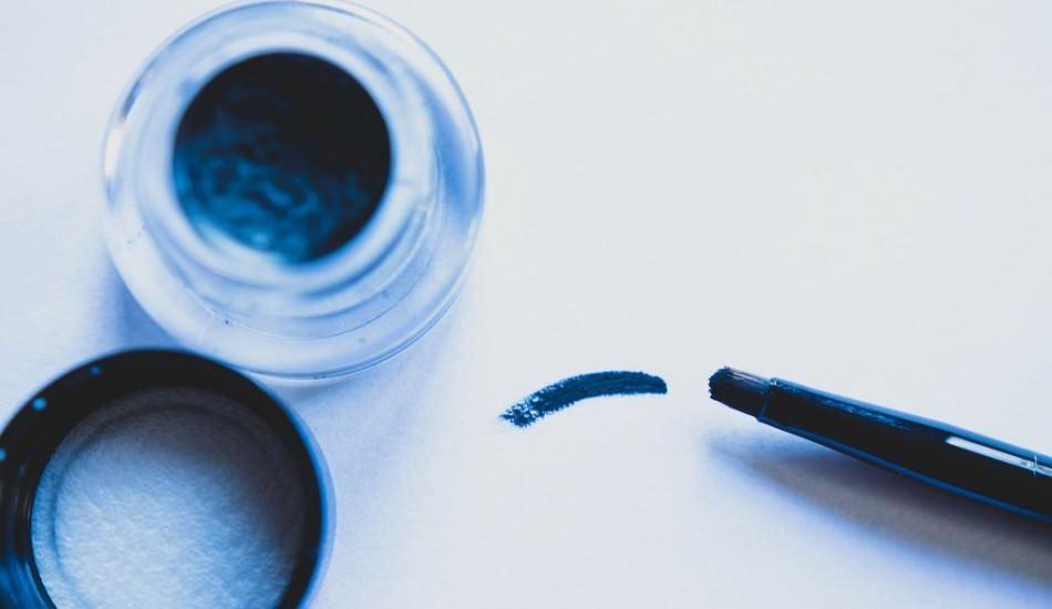 kurumus_jel_eyeliner_nasil_kurtarilir_kuruyan_eyelineri_geri_getirme_yontemi_1613221737_8405.jpg