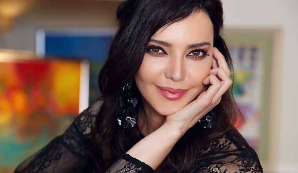 unlu_oyuncu_hande_ataizi_ekran_fobim_var_1615187077_5391.jpg