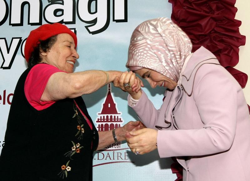 Emine Erdoğan, Handan Ertuğrul