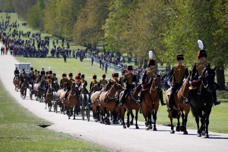 İngiltere Kraliyeti siyahlara büründü! Prensi Philip'in cenazesinden kareler...