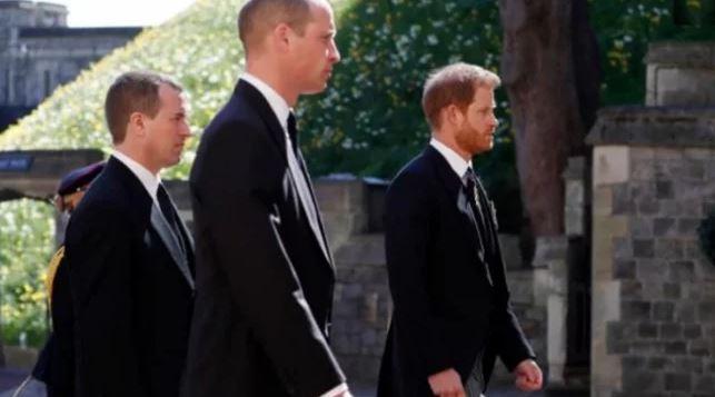 Cenazede yan yana gelen Prens Harry ve Prens William'ın ne konuştukları ortaya çıktı