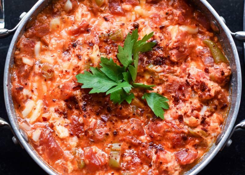 Diyette Kahvaltılık menemen nasıl yapılır? Yağsız ve tuzsuz az kalorili menemen tarifi