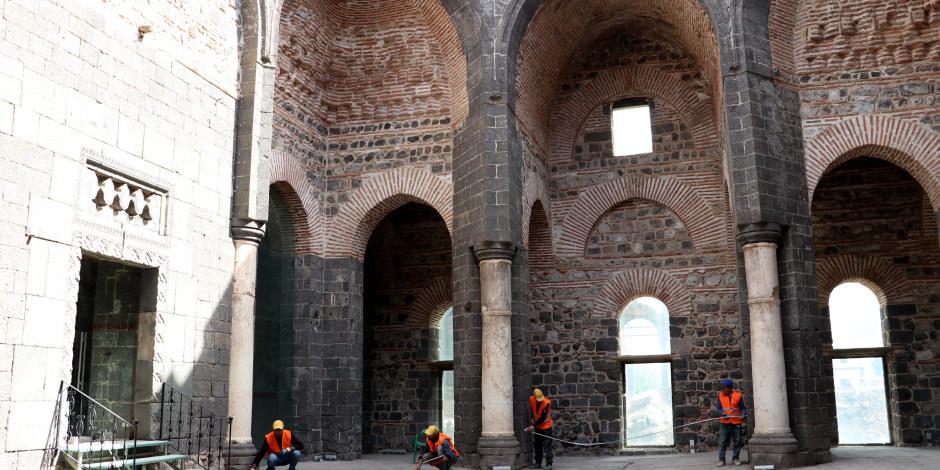 https www haber7 com seyahat haber 3097403 diyarbakirin 1800 yillik kilisesi saint george onariliyor