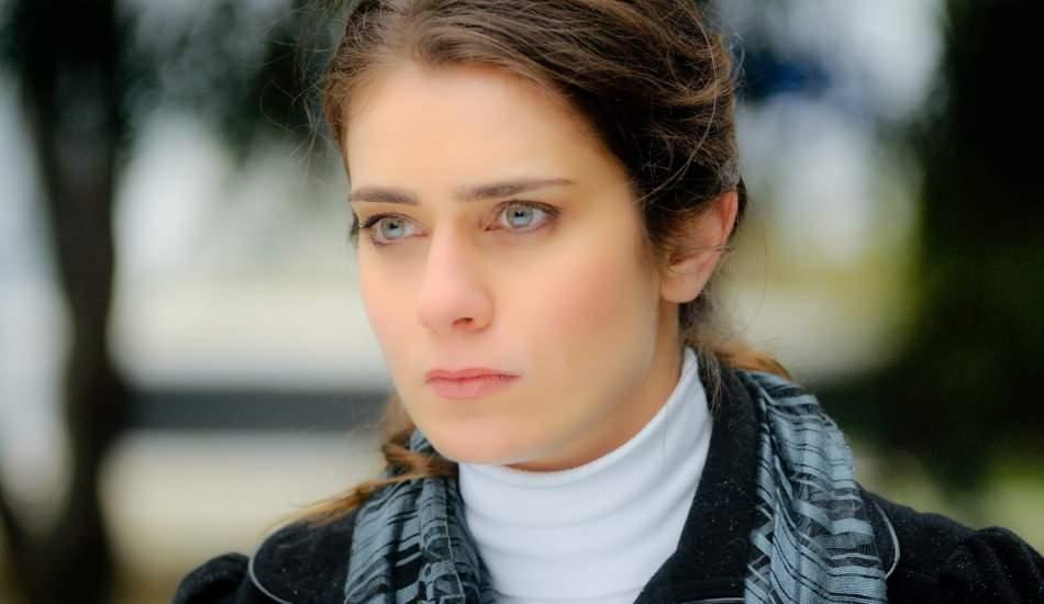 cigdem_batur_setlere_donuyor_bu_sefer_guldurecek_1620761554_8363.jpg