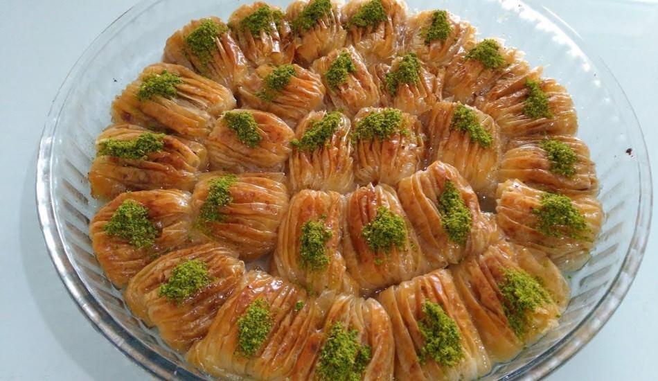 ustasindan_muhtesem_gazete_baklavasi_nasil_yapilir_gazete_baklavasinin_puf_noktalari_1621068472_064.jpg