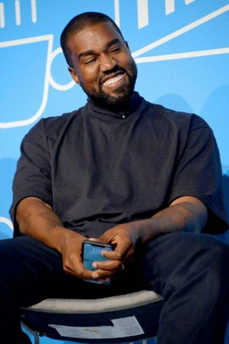 Rapçi Kanye West'in taklit ayakkabı davalık oldu!