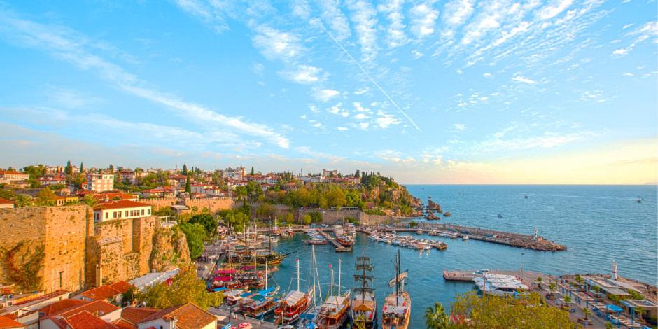 turizmciler_sevincli_antalyaya_gelen_turist_sayisi_15_milyonu_asti_1625646280_4798 Turizmciler sevinçli: Antalya'ya gelen turist sayısı 1,5 milyonu aştı