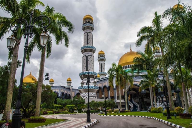 Sultan Ömer Ali Seyfeddin Camii özellikleri