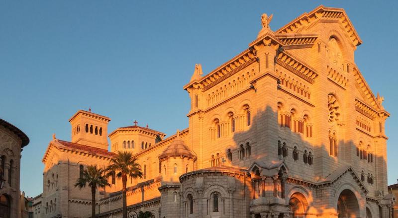 Monako Katedralinden kareler