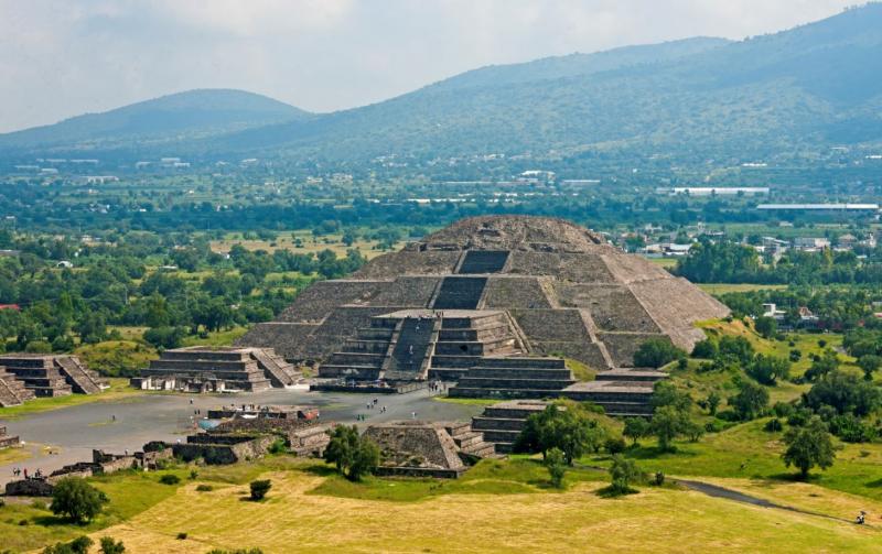 Meksika Güneş Piramidi