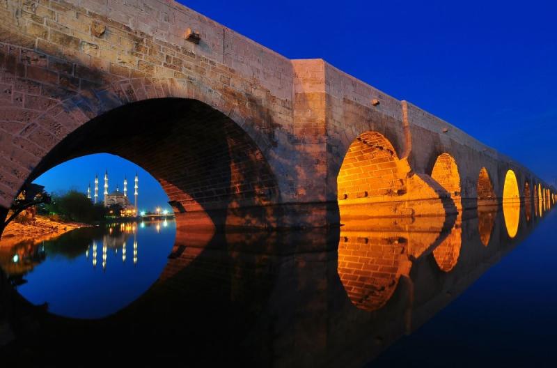 Adana Taş Köprü