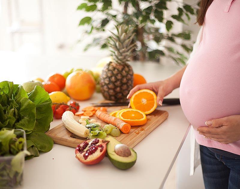hamilelikte bol bol vitaminli meyve ve sebzeler tüketilmeli