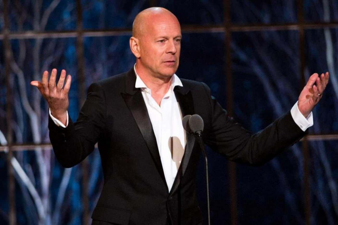 Afazi hastalığıyla gayret eden Bruce Willis'in demans hastalığına yakalandığı ortaya çıktı! 3
