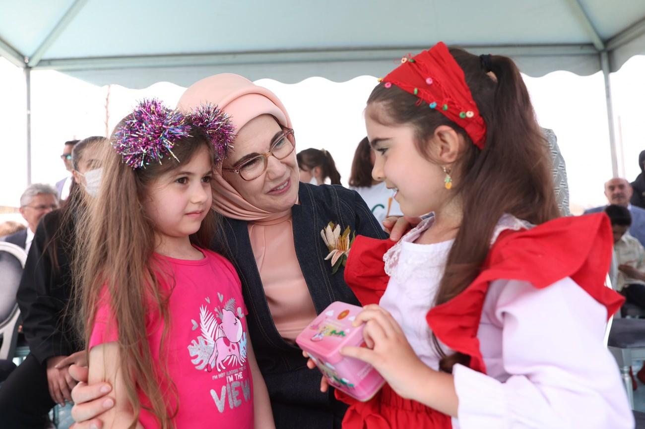 Emine Erdoğan 23 Nisanda çocuklarla buluştu