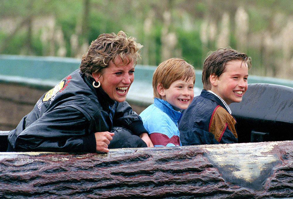 Prenses Diana ve oğulları Prens Harry ve Prens William