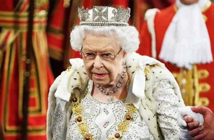 Kraliçe II. Elizabeth