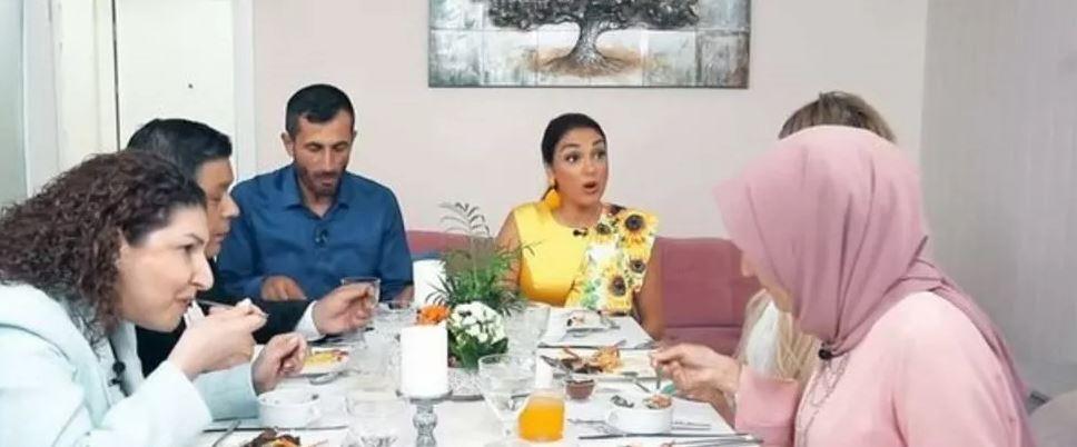 Zuhal Topalla Yemekteyiz