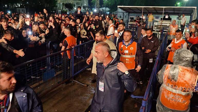 Eypio konserinde sağanak oldu