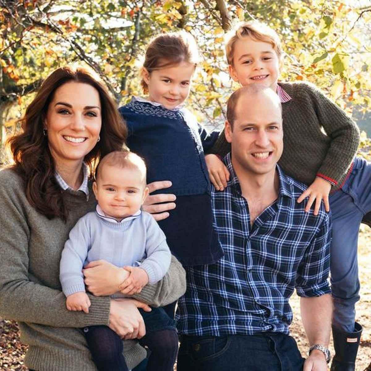 Prens William ve Kate Middleton ailesiyle beraber