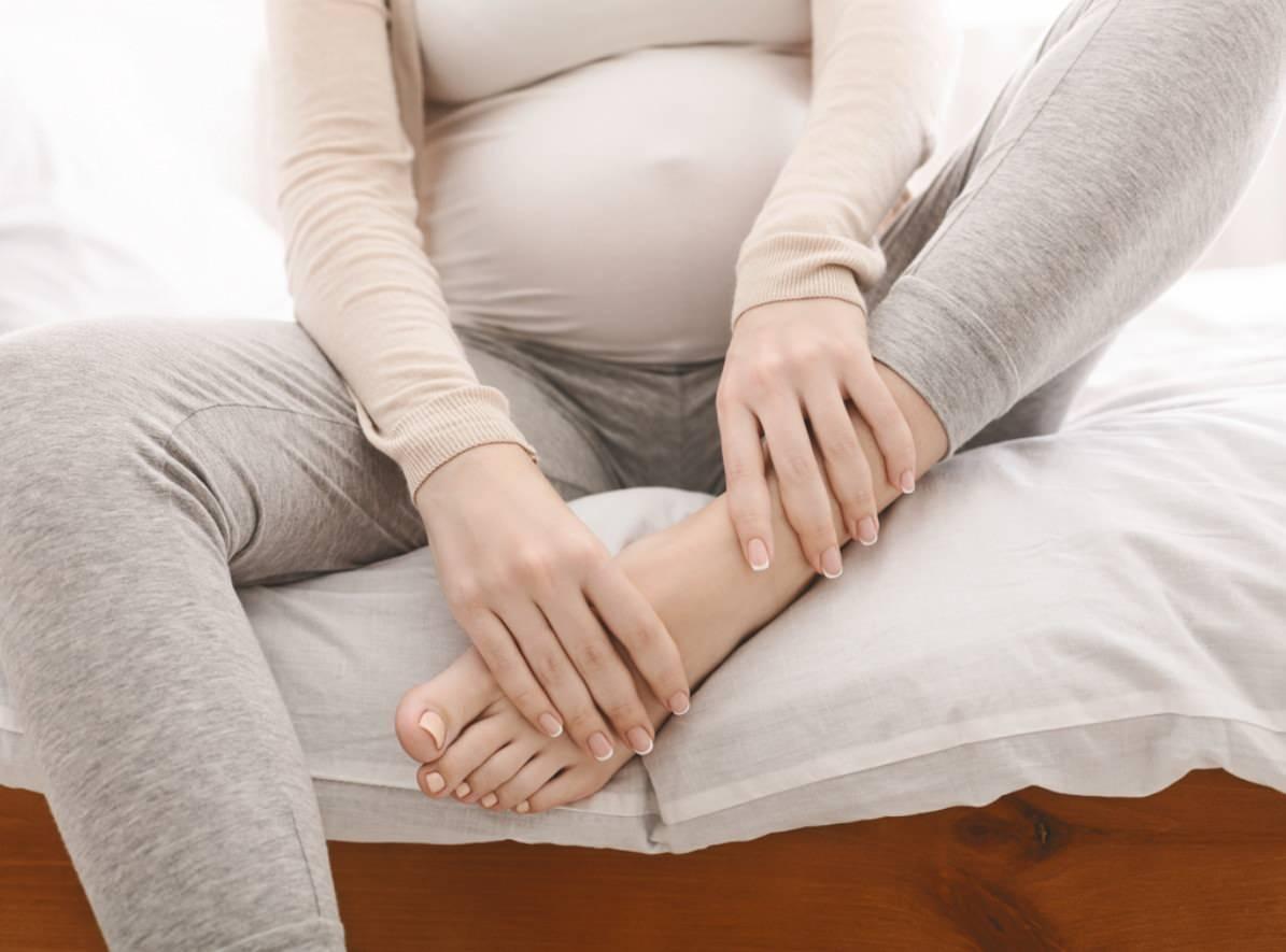 hamilelikte ayak şişmesi