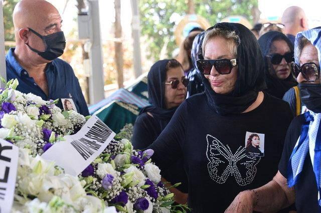Fatma Tektaş kılınan cenaze namazının ardından Edirnekapı Şehitlik mezarlığındaki aile kabristanına defnedildi