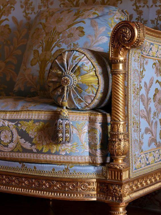 Barok tarz ev dekorasyonunda kumaş seçimi 