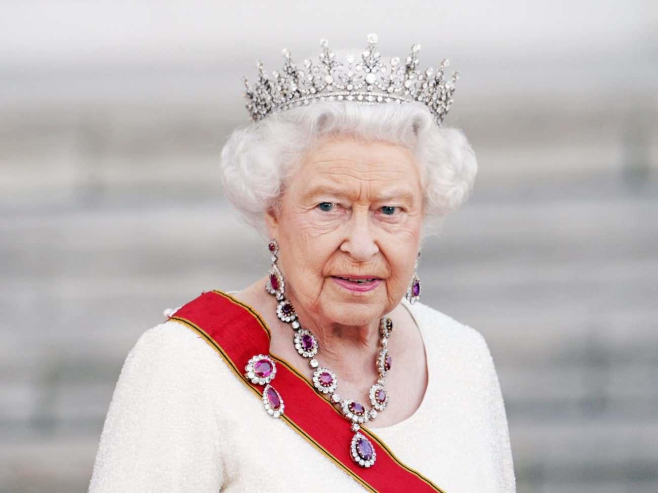  Kraliçe II. Elizabeth 