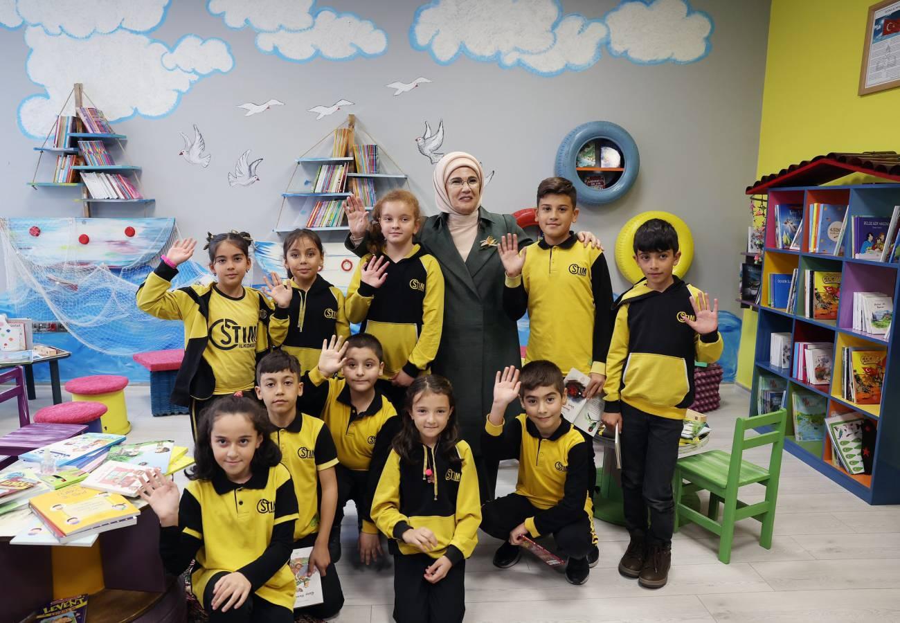 Emine Erdoğan Ankarada çocuklarla bir araya geldi