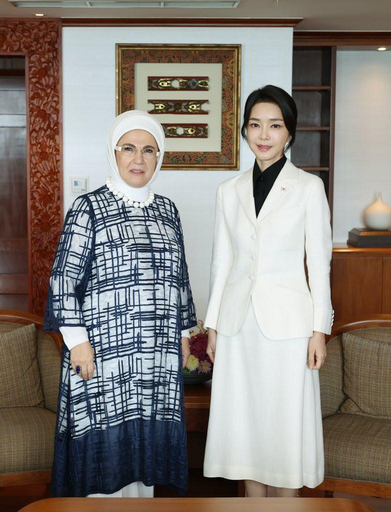 Emine Erdoğan ve Keon-Hee Kim