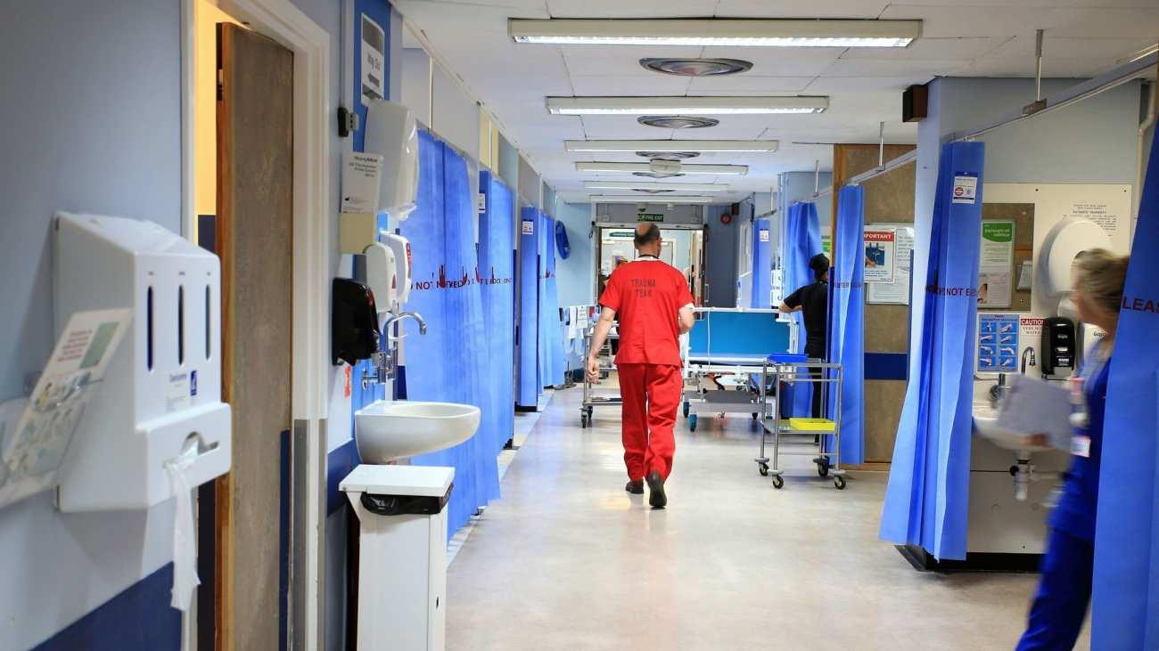 İngiltere bir sağlık sistemi krizi daha