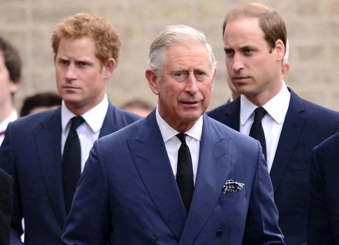 Kral II. Charles ve oğulları Prens William, Prens Harry