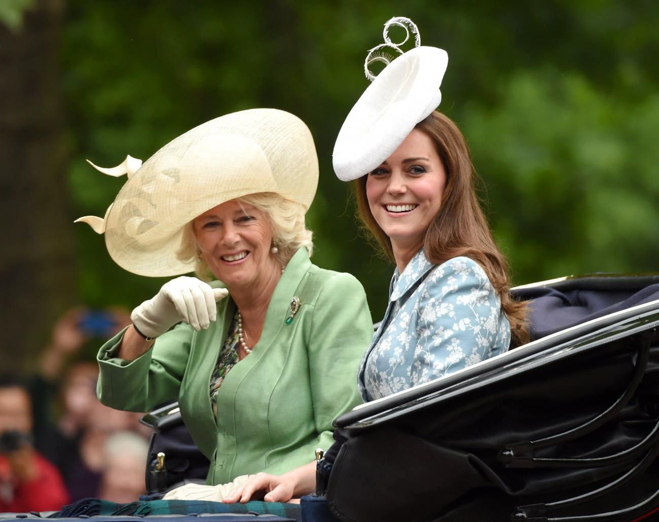 Kate Middleton ve İngiltere Kraliçesi Camilla 