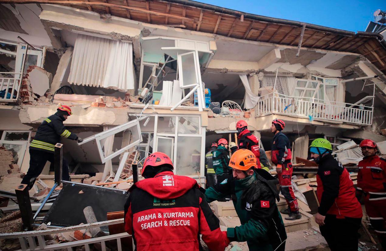 Kahramanmaraş merkezli yaşanan depremde kurtarma çalışmaları