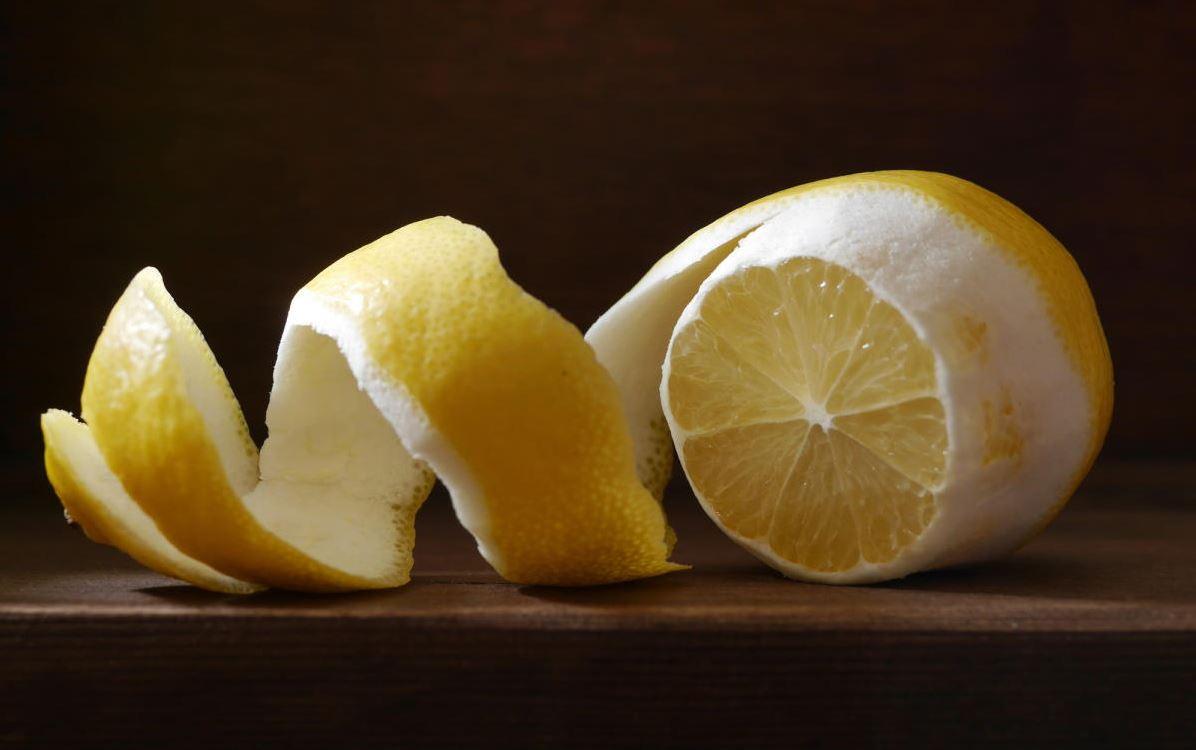 Sıkılmış limonun kabuğuyla neler yapılabilir? Limon kabuğunu sakın çöpe atmayın!