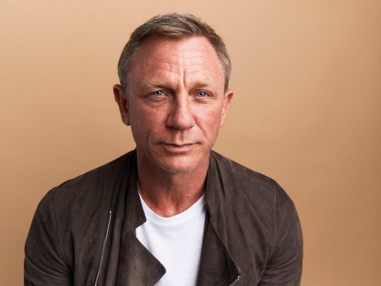 Daniel Craig depremzedeler için bağış topladı