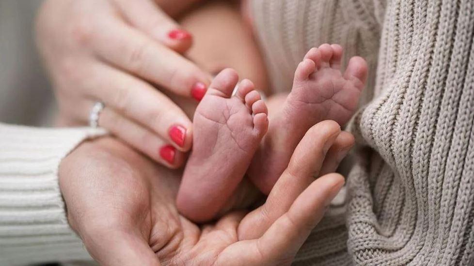  Jennifer Gates ve eşi Nayel Nassar, ilk bebeklerini kucaklarına aldı.