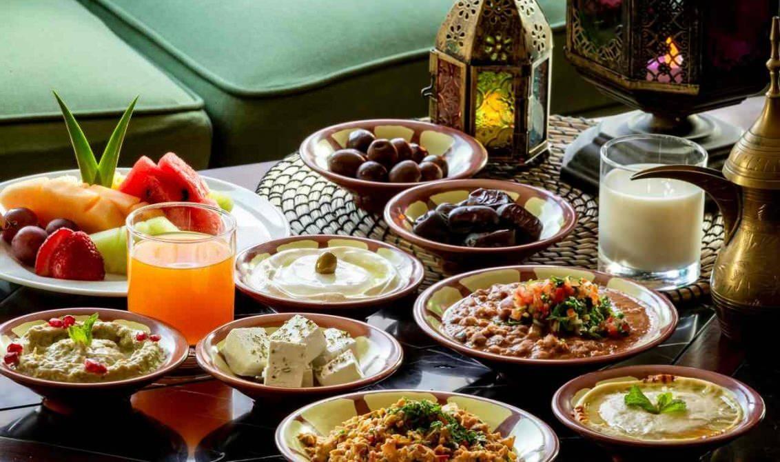 Areda Survey bin 100 şahsa sordu: Ramazan’da nasıl besleniyorsunuz?