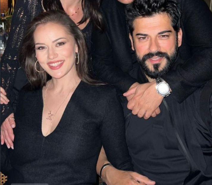 Kuruluş Osman’ın yıldızı Burak Özçivit eşi Fahriye Evcen’le birlikte doğum günü partisinde!