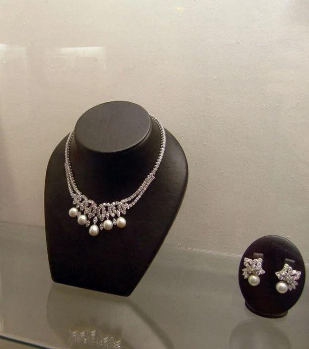 Prenses Diana’nın mücevherleri açık artırmaya çıkıyor! Rekor fiyata satılması bekleniyor