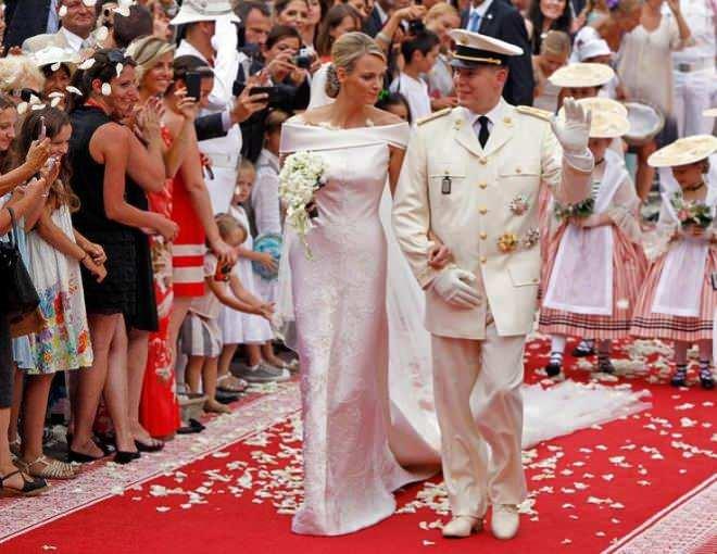 Monaco Prensesi Charlene gelinliği
