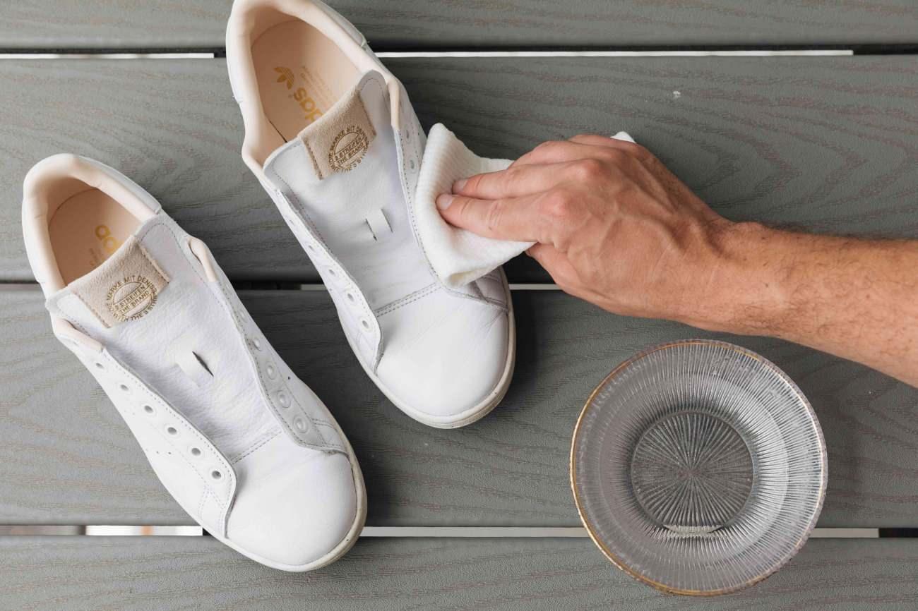 Beyaz ayakkabılar nasıl temizlenir?