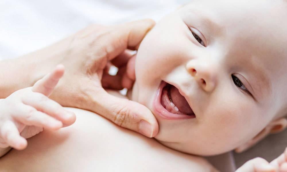 bebeklerde damak düşmesi belirtileri ve tedavisi
