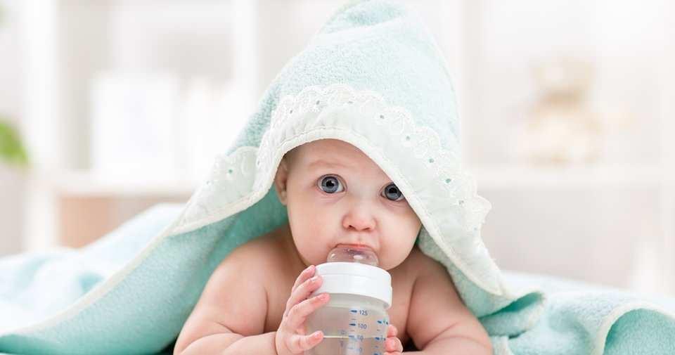 Bebeklere su nasıl verilmeli