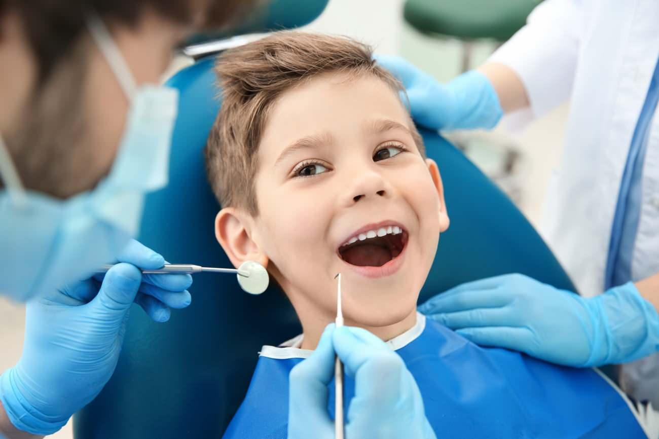 Çocuklarda diş bakımı ne zaman yaptırılmalı